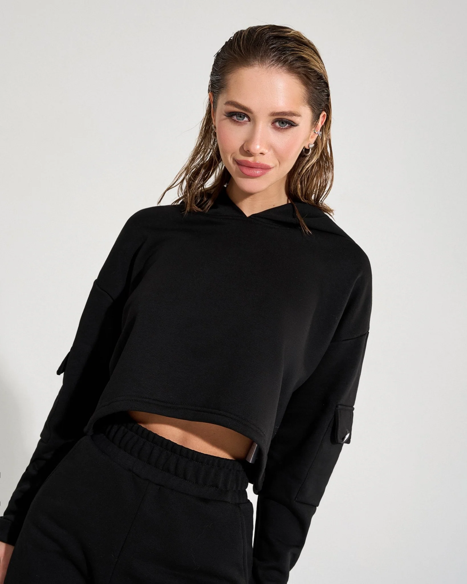 Cargo Sweatshirt Black - Image 6