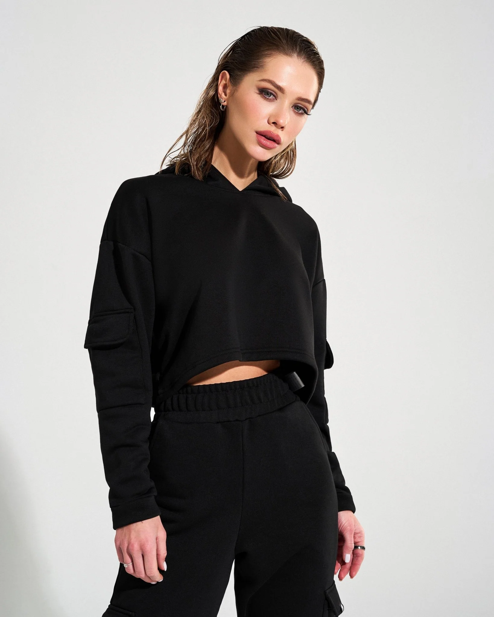 Cargo Sweatshirt Black - Image 7
