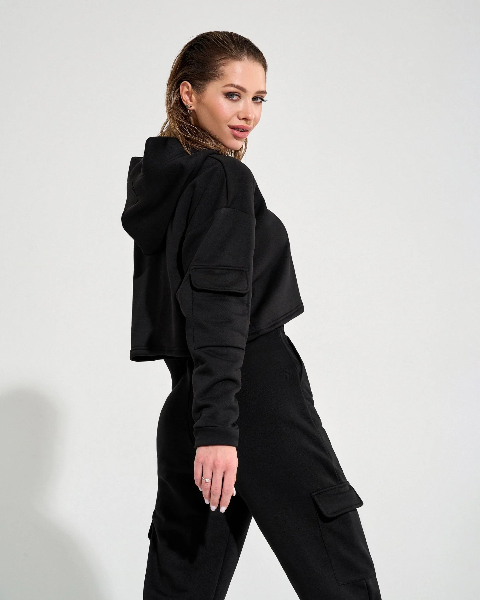 Cargo Sweatshirt Black - Image 9