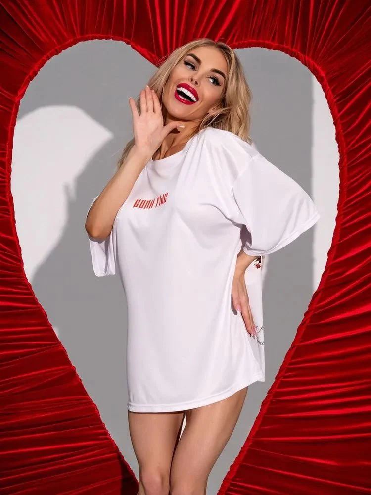 Oversize T-shirt Queen of Love - One size - Image 9