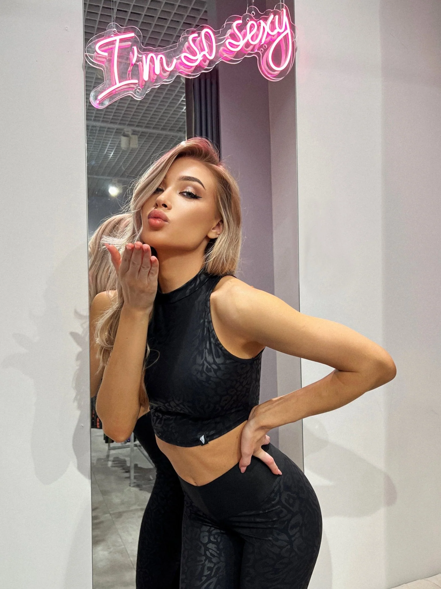 Top Slim Black Panthera - Image 8