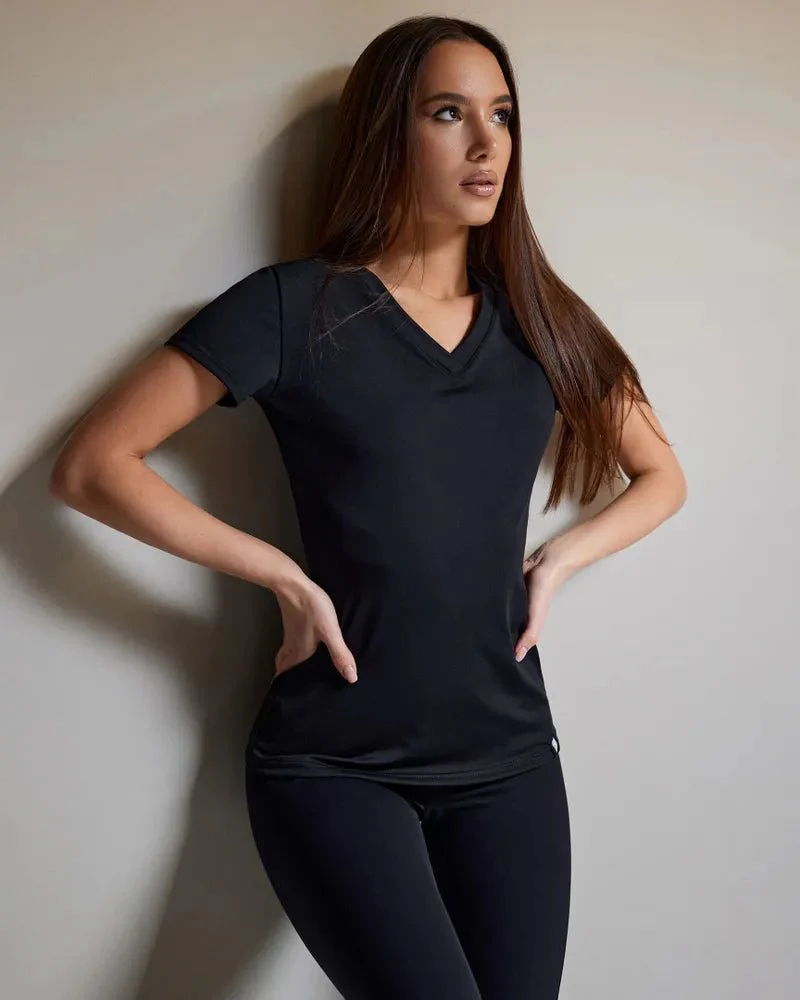 V-Shirt Black - Image 10